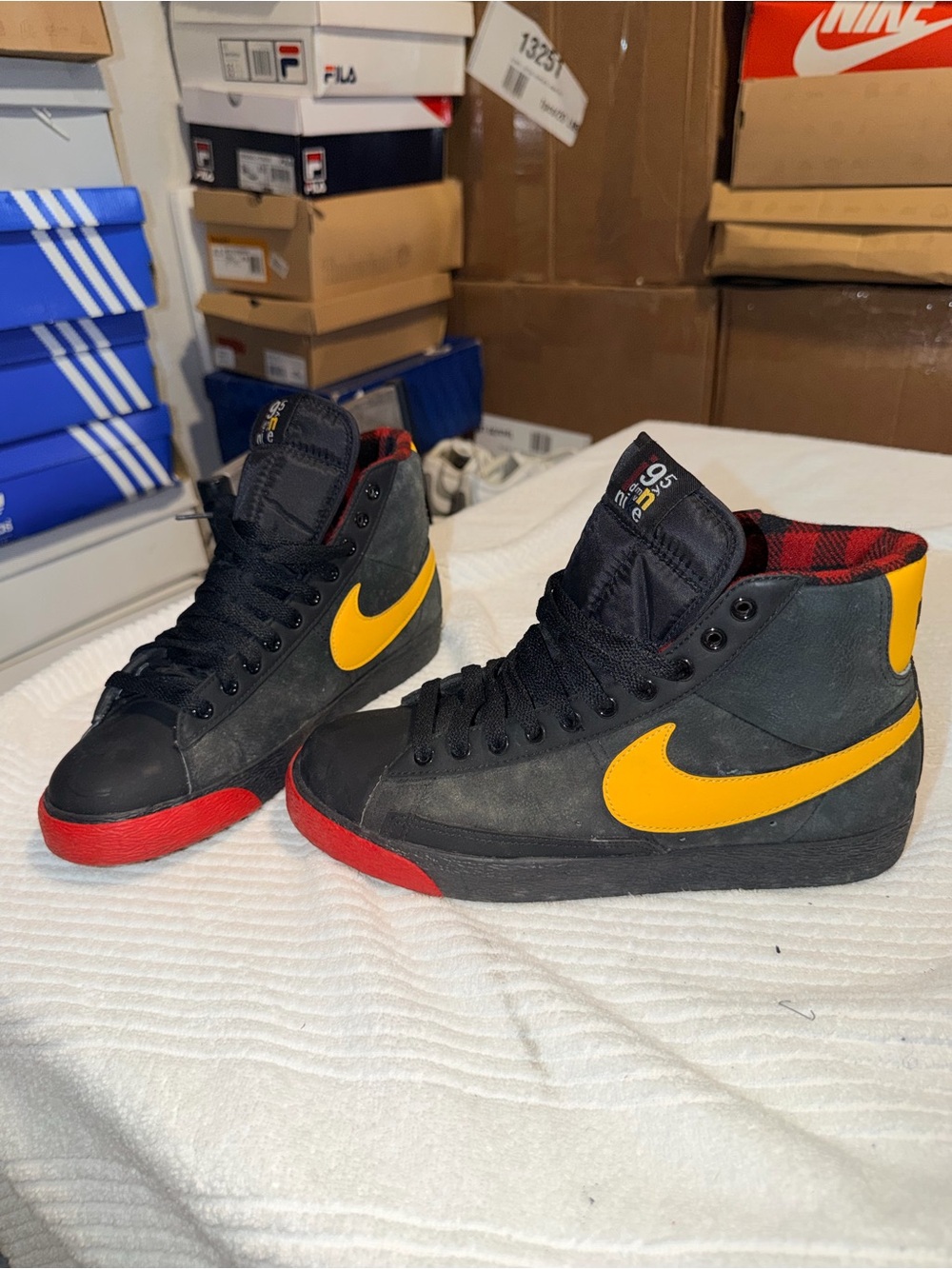 Nike Blazer Mid Premium Black Gold Red Plaid Men’s Size 8